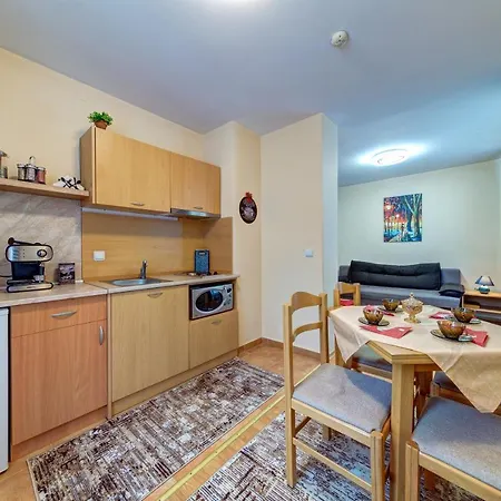 Διαμέρισμα Cozy And Cute 1bd In The Castle Complex By Flat Mаnager Παμπόροβο